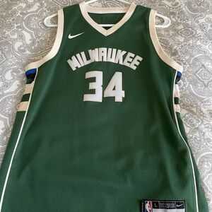Nike Youth Giannis Milwaukee Bucks jersey